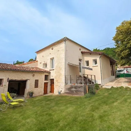 Vakantiehuis Maison Cosy Avec Jardin Prive, Proche D'angouleme, Ideale Pour 4 Pers., Equipements Bebe, Wi-fi - Fr-1-653-242 *